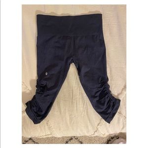 Lululemon crop leggings (great quality)